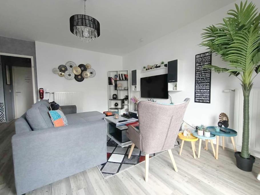 Appartement 4 Pieces - La Rose Des Yvelines - Classe 3 Etoiles Trappes Exterior photo